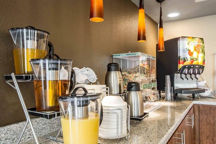 Breakfast/Coffee Service 21 of 27